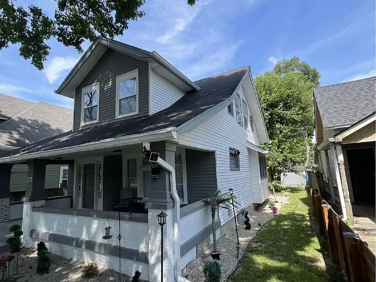 27 N Linwood Ave — Photo 2