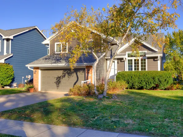 4801 Meadow Valley Dr, West Des Moines, IA 50265