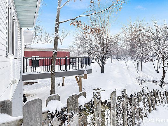 5th image of 1804 Kreft St NE