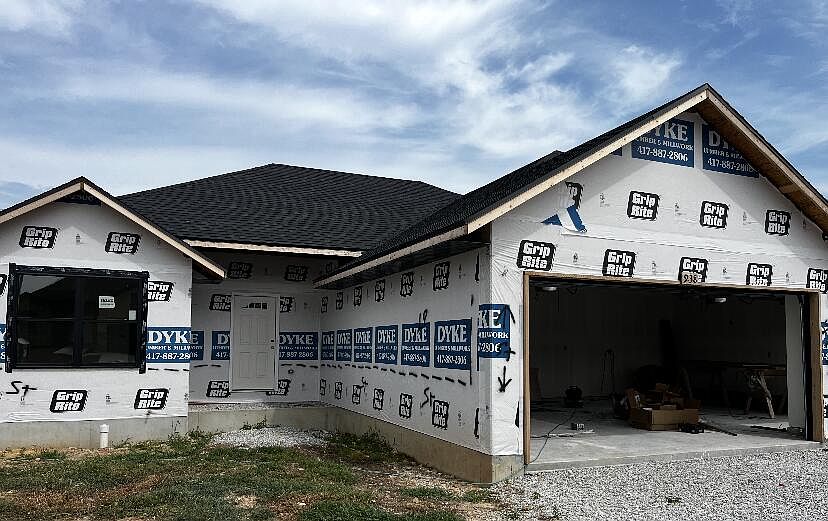 1st image of 938 S Pindall Lane