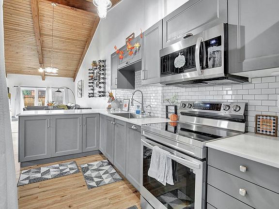 3rd image of 2340 Dogwood Court