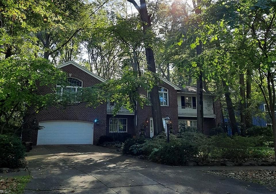 2nd image of 771 W 38th St