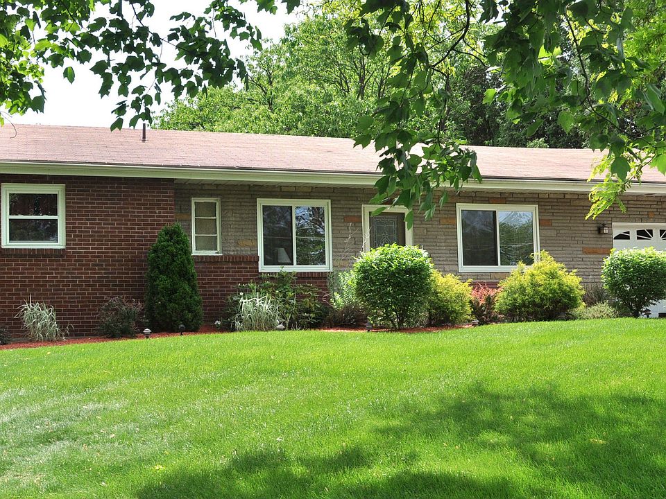 20 Oxford in Robinson Township