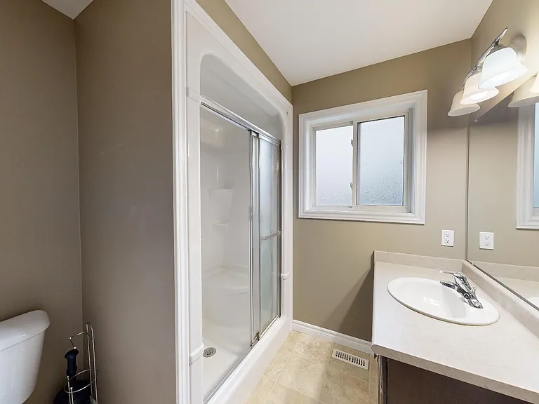 961 Blythwood Rd — Photo 33