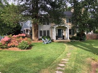 8415 Lynbrook Dr, Bethesda, MD 20814