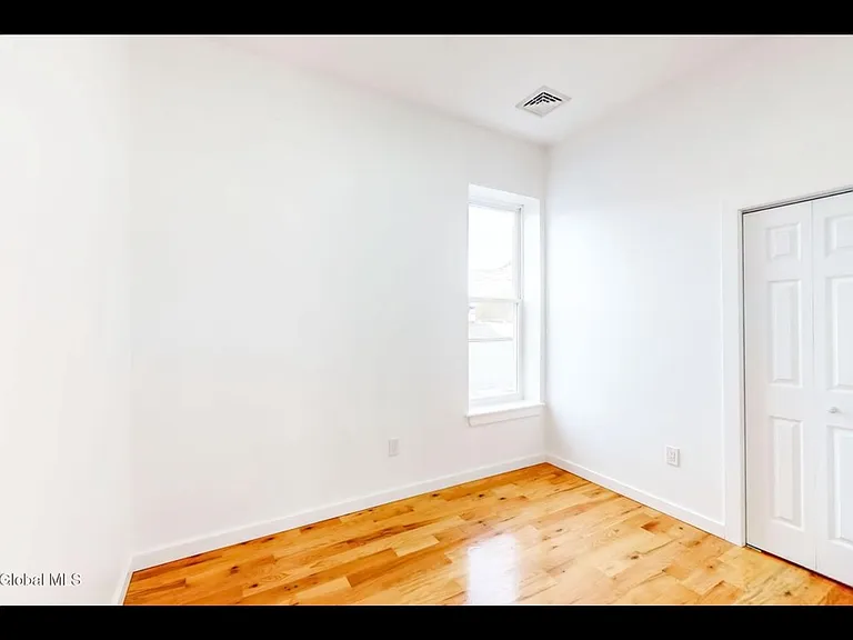 28 White St #1 — Photo 14
