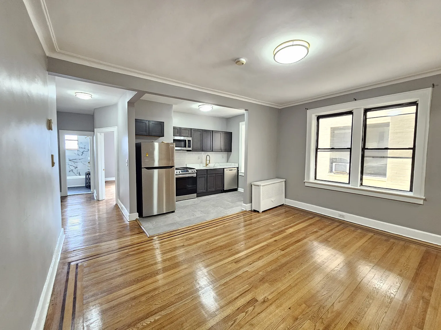 2 bed, 800 sqft, $2,100 — Photo 2