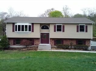 1 Carol Ann Ct, Stony Pt, NY 10980