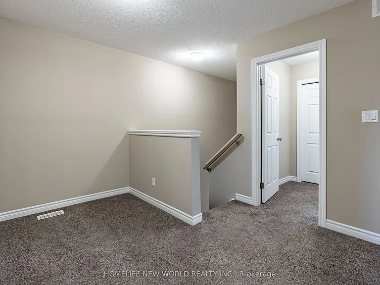 452 Avens St — Photo 20