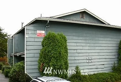 4323 4325 S Cedar Street photo 1