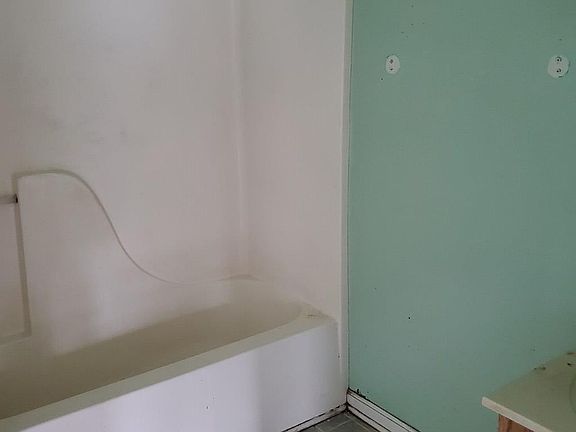 4th image of 250 Bethel Dr