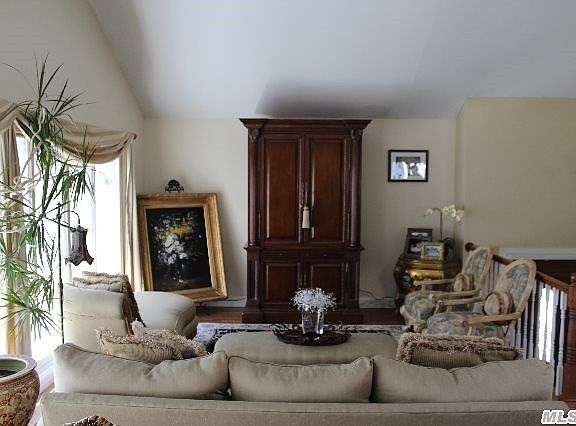 5th image of 15950 86th St