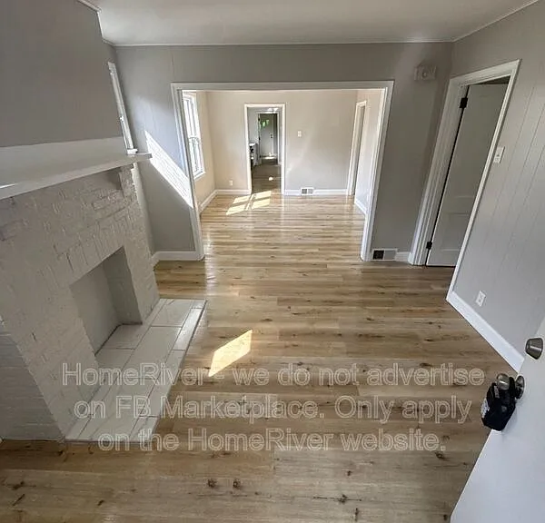 1323 Leaside Dr — Photo 1