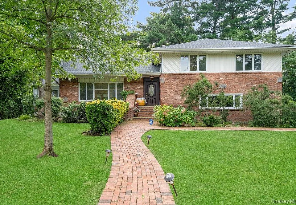 40 Pool Dr