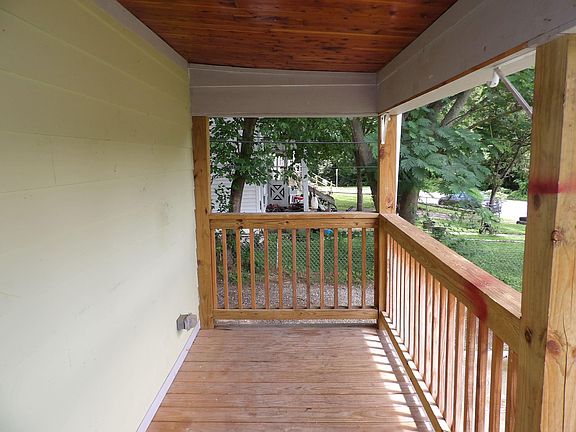 3rd image of 828 Brawner St