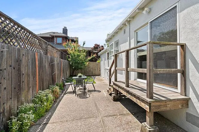 752 Laurel Ave — Photo 22