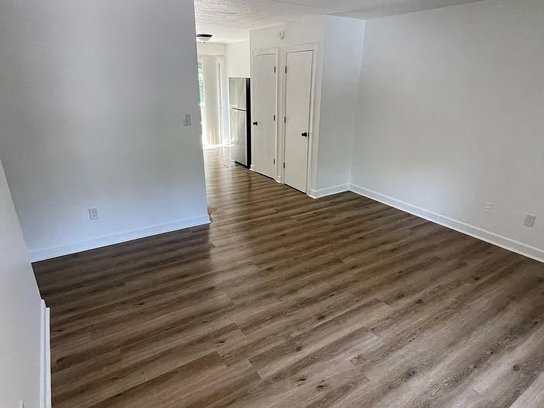 102 Moss Creek Dr — Photo 8