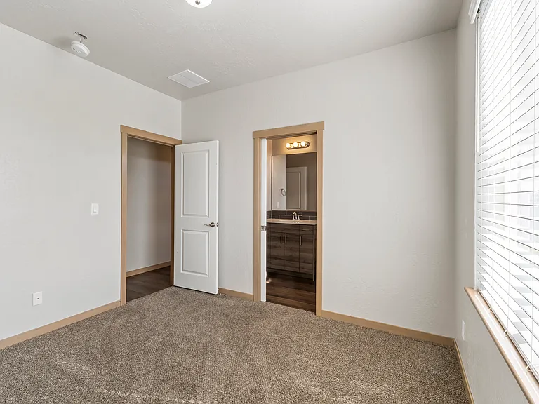 1366 Sq Ft Bedroom
