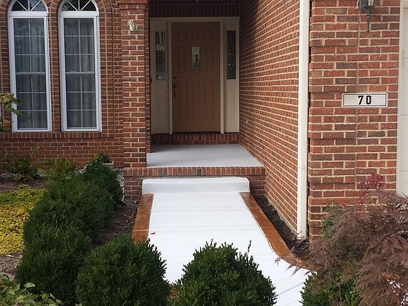 5th image of 70 Hamlin Dr