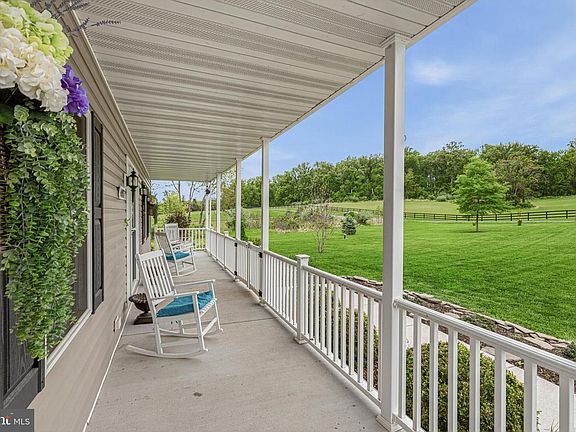 4th image of 40923 Browns Ln