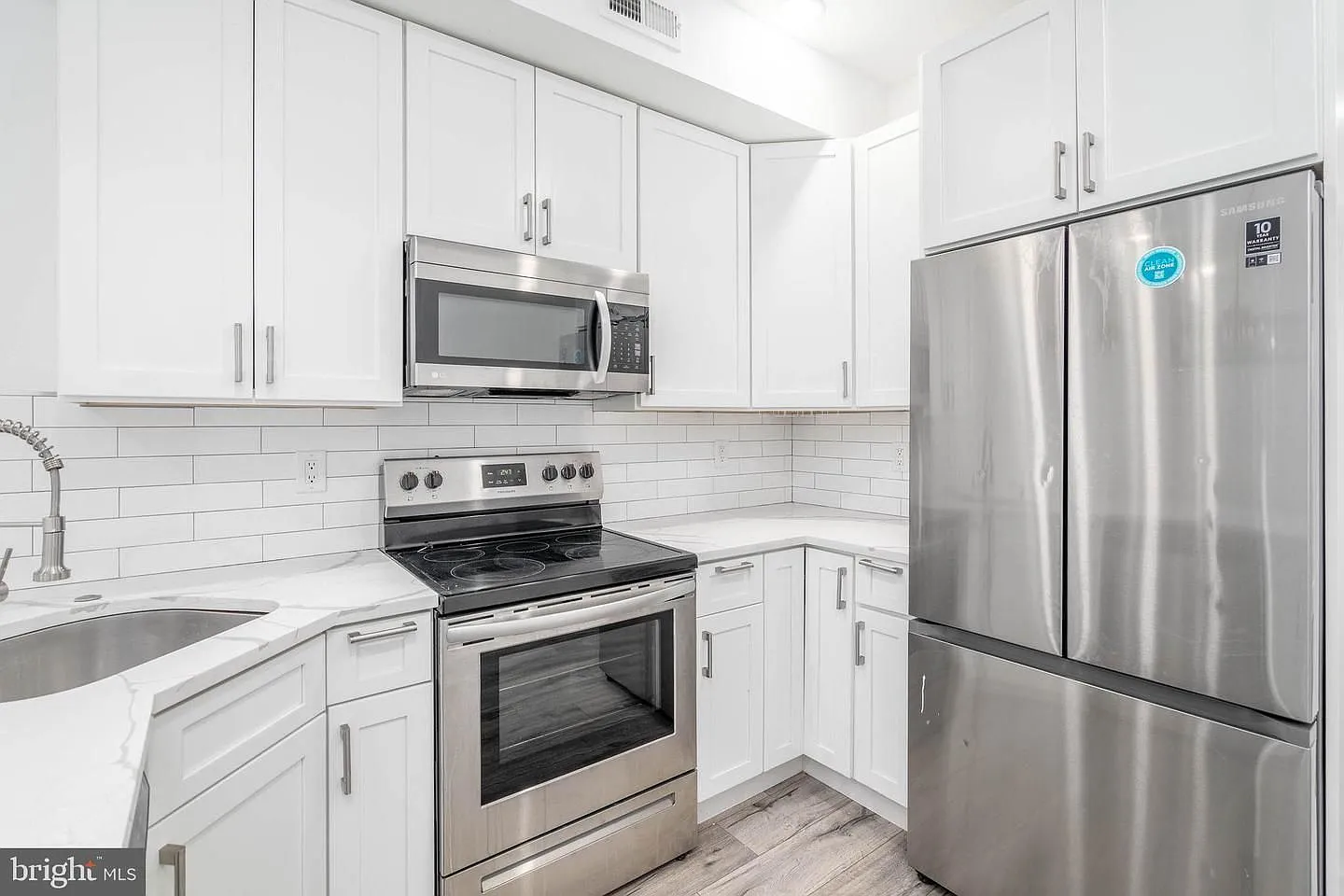 2 bed, 1.0 bath, 1140 sqft, $1,400 — Photo 3