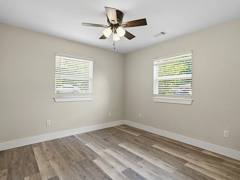 1503 N 10th Ave — Photo 19