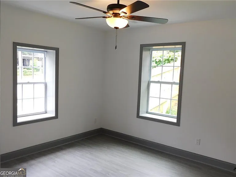221 Stafford St NW — Photo 12