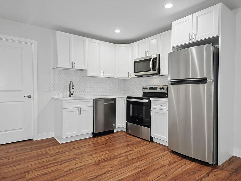 25495 Woodbine Farm Dr — Photo 3