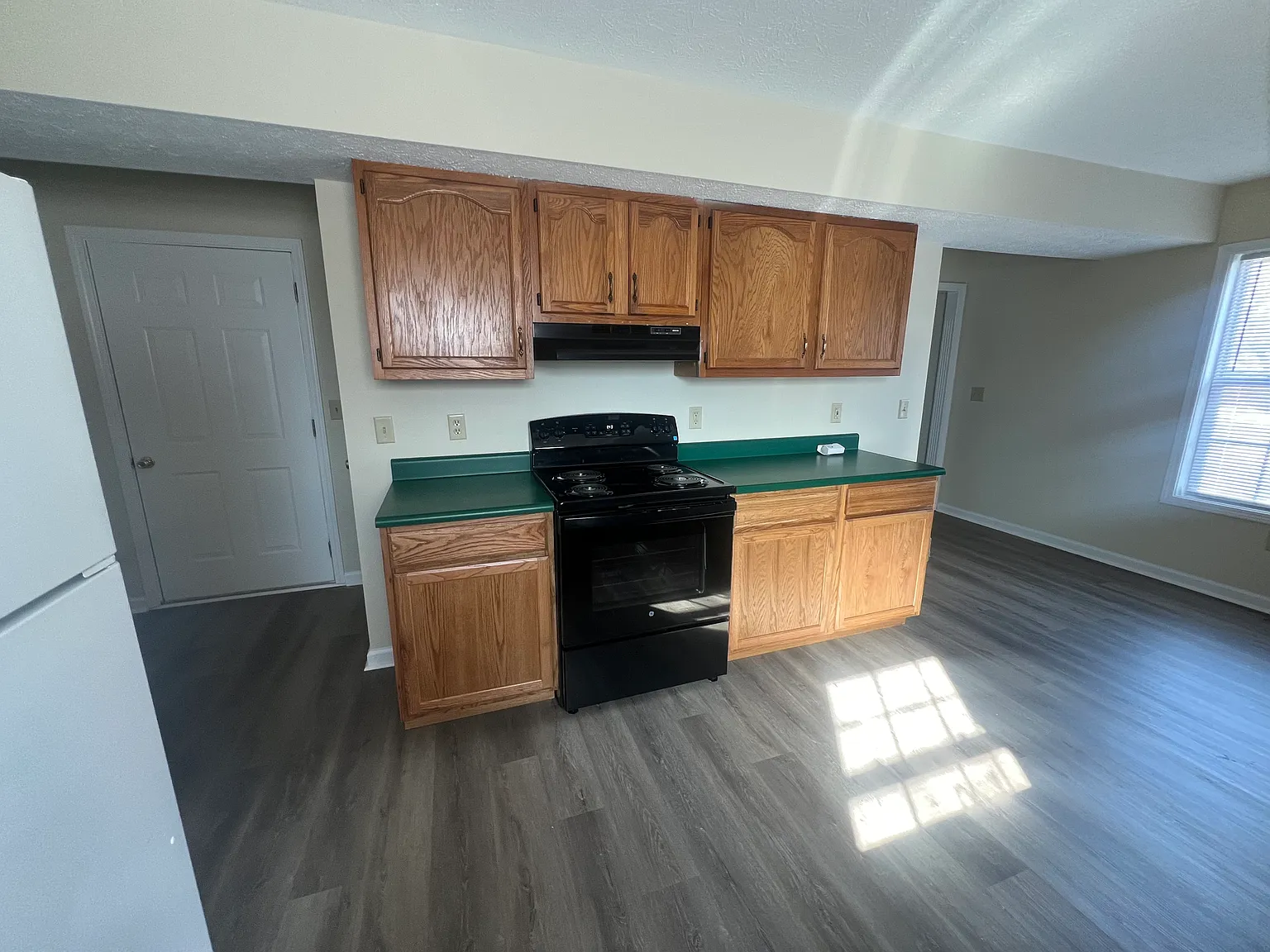 4 bed, 1700 sqft, $1,600 — Photo 4