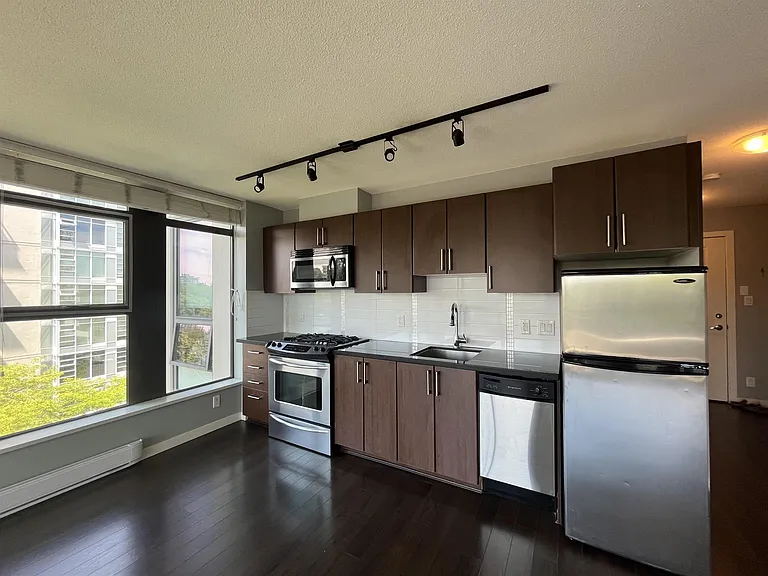 1068 Broadway W #803 — Photo 1
