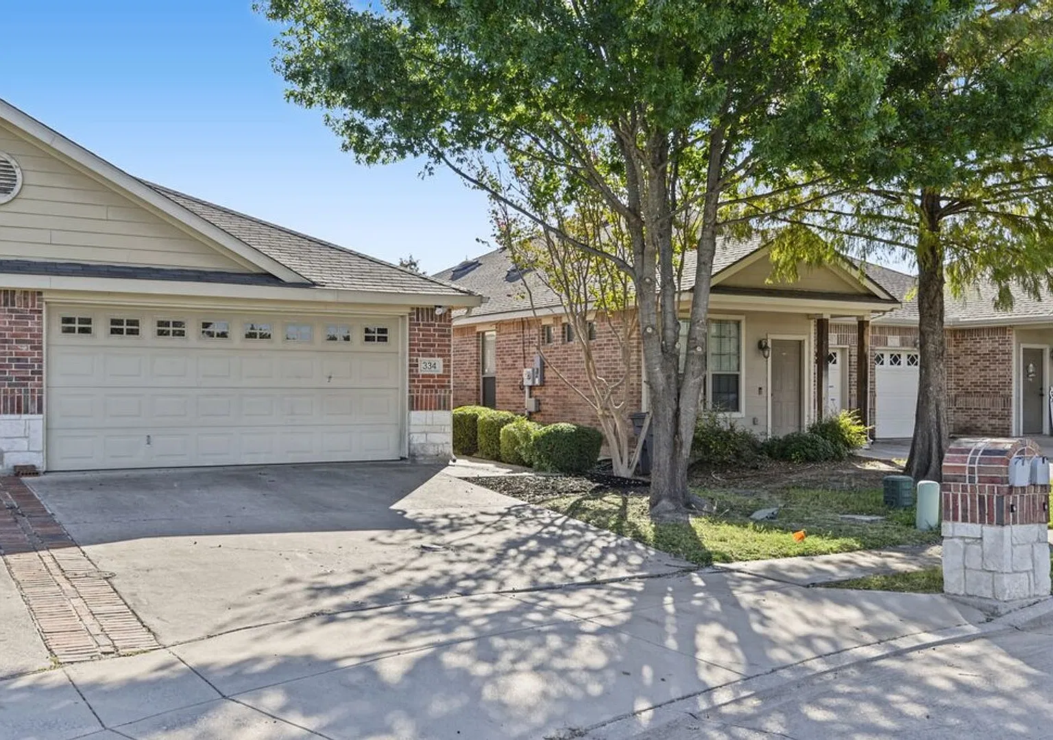 Beautiful 3 Bedroom duplex at Grand Heritage Estates in Lavon! — Photo 1