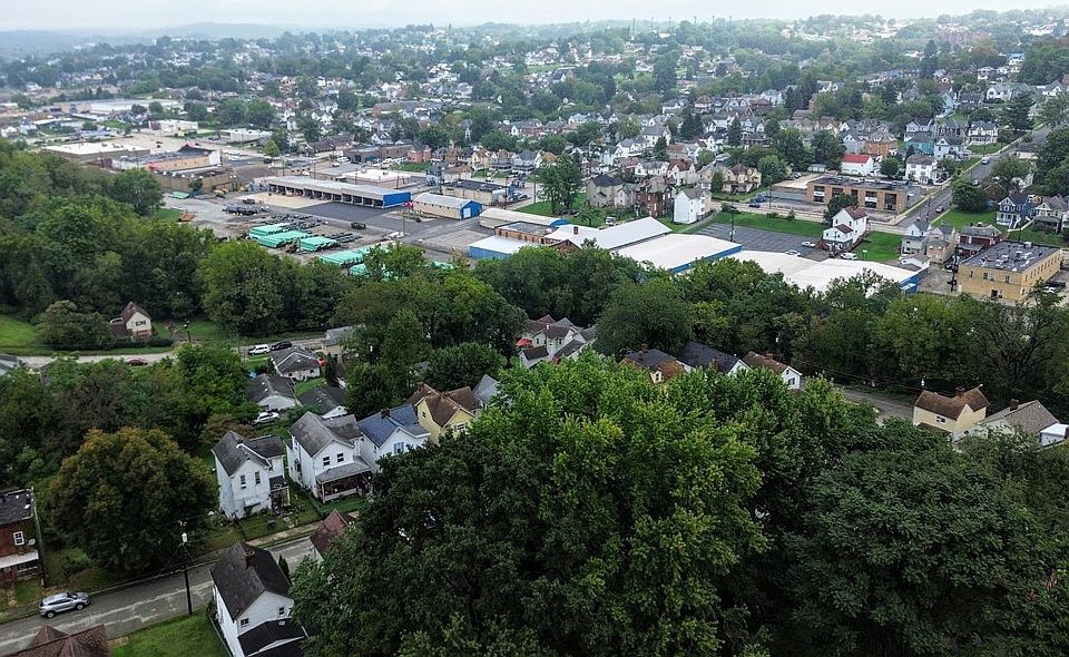 1st image of 120 Grove Ave