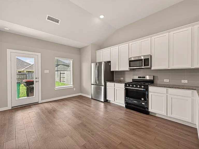 21630 Wave Hollow Dr — Photo 5