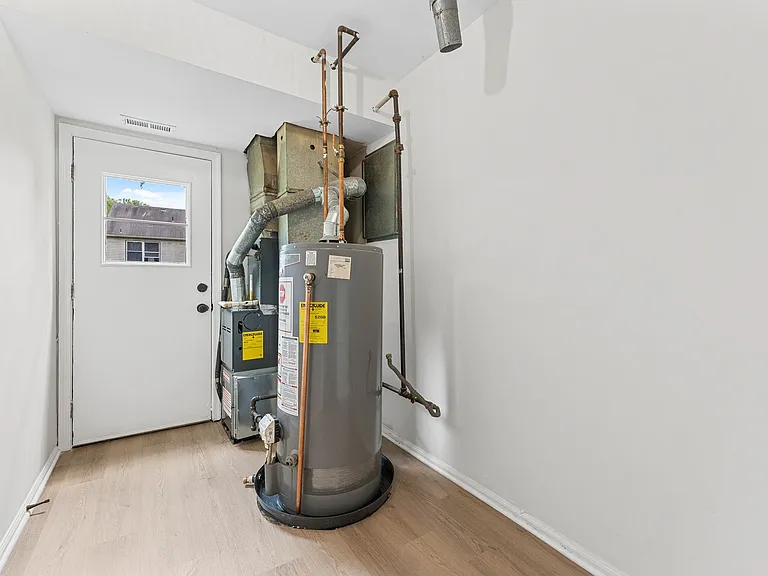 7 Andrea Dr — Photo 12