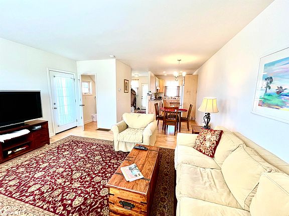 5th image of 2044 Garnet Ln