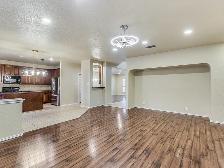 5723 White Oak Cv — Photo 7