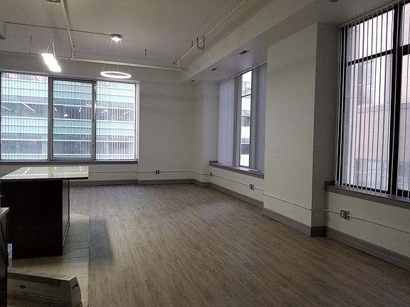 3rd image of 735 Griswold St #203