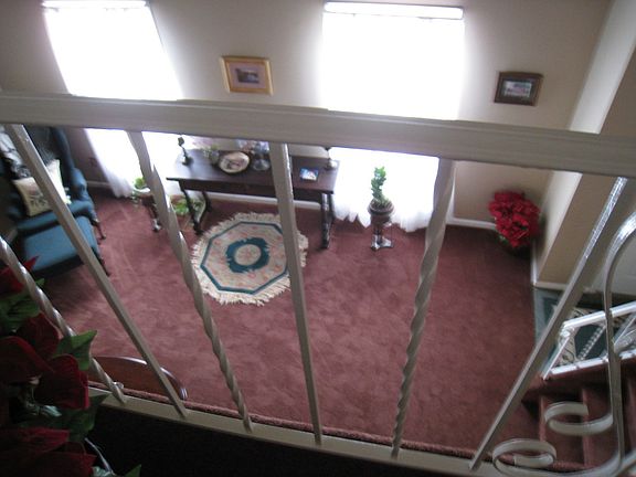 Loft overlooking livingroom