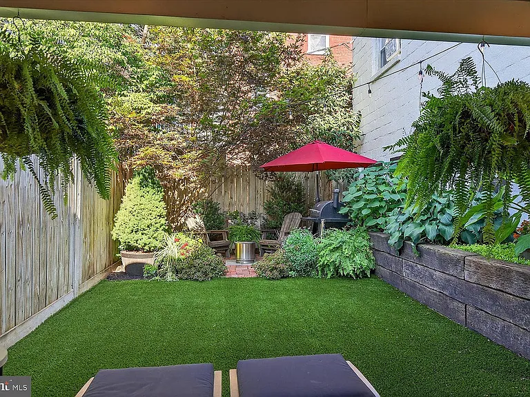 403 N Queen St — Photo 44