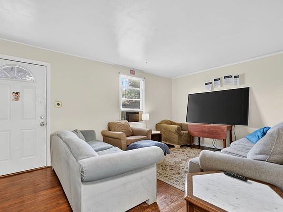 4th image of 438 Ewingville Rd