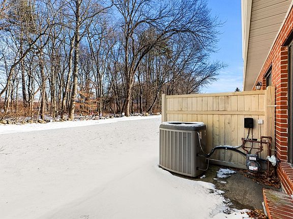 4th image of 68 Sterling Ln Unit 68