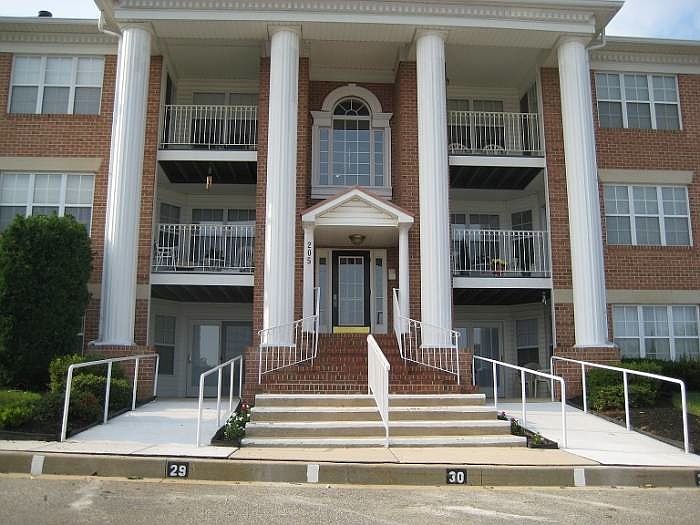 1st image of 203 Burkwood Ct