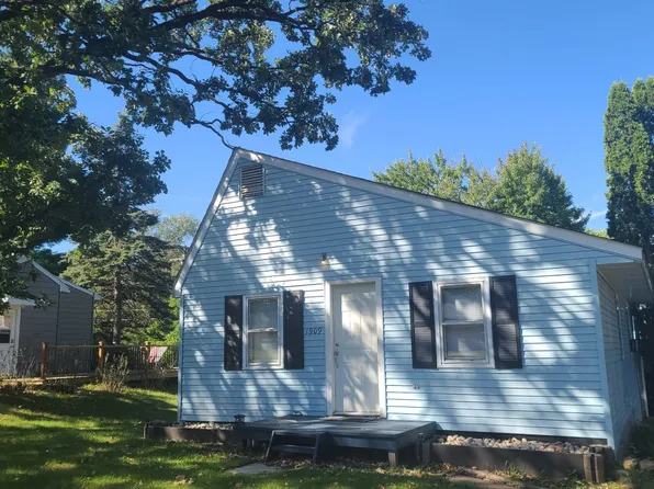 1909 2nd St W, Menomonie, WI 54751
