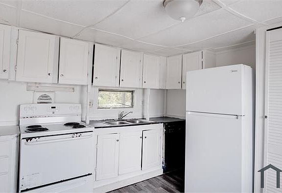 3rd image of 410 N Amy Ln Trailer 14