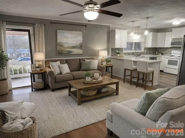 121 Randolph Rd, Dallas, NC 28034