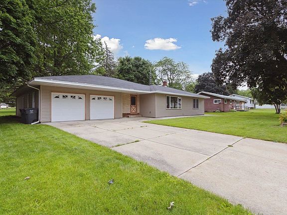 2nd image of 400 Green Hill Dr