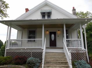 98 Main St, Greenville, VA 24440