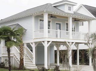 907 Pebble Ln, Murrells Inlet, SC 29576