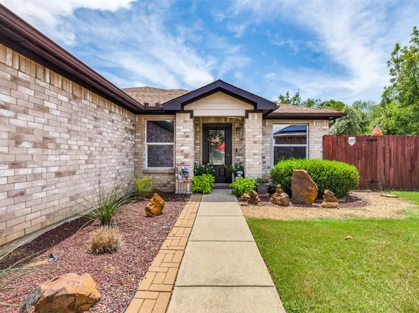 852 Hidden Point Dr, Fort Worth, TX 76120