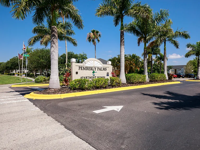 Pemberly Palms Apartment Homes — Photo 10
